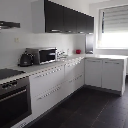 Marguerite - Parking Including Apartment