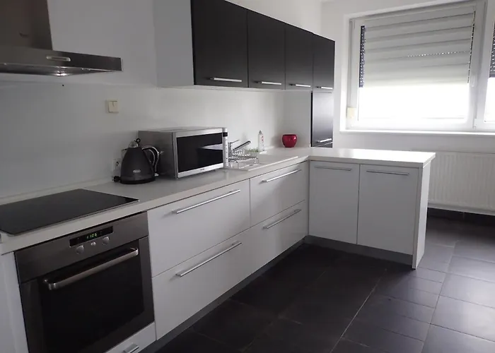 Marguerite Apartment - Parking Including Apartmán